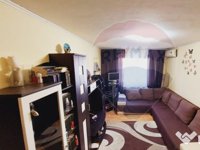 Apartament cu 3 camere de vânzare