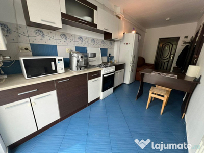 Apartament cu o camera, decomandat, mobilat si utilat, etaj