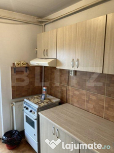 Apartament de 2 camere decomandat, 49 mp, zona liceului Ecat