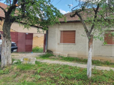 Casă la tara 2 camere in Vaida cu gradina de 2300 mp