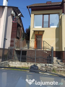 Casa cu 4 camere, 240mp, zona Sancrai