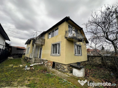 Casa P+M si 400 mp teren, zona Stanesti