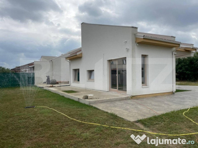 Duplex 3 camere, modern, 93 mp utili, 470 mp teren, Cartieru