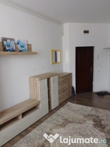 PF închiriez apartament in Ansamblul imobiliar Iris