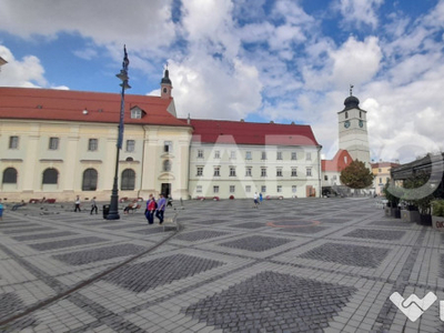 Restaurant de inchiriat cu terasa in Piata Mare din Sibiu