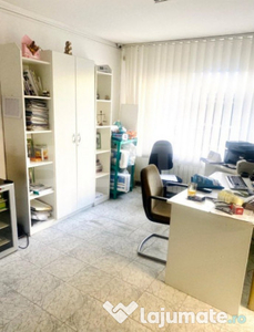 Spatiu comercial, 51mp, zona Podu Ros