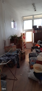 Apartament cu 3 camere de închiriat în zona Subcetate