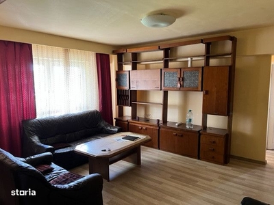 Apartament 3 camere decomandat, parter înalt cu balcon