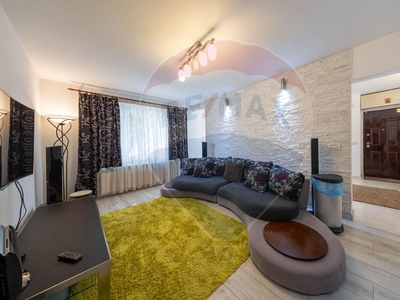 Apartament 3 camere inchiriere in bloc de apartamente Brasov, Centrul Istoric