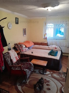 Casa 3 cam zona Centru intre Garii si C.Galati 70m utili , gaze, canalizare, apa, electricitate