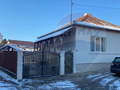 Casavila 4 camere vanzare in Salaj, Simleu Silvaniei, Central