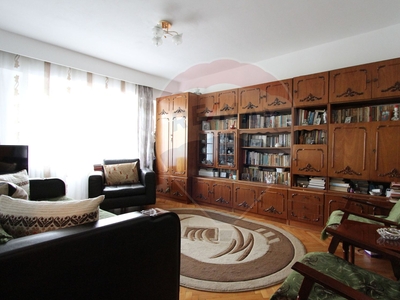 Apartament 3 camere vanzare in bloc de apartamente Cluj-Napoca, Marasti