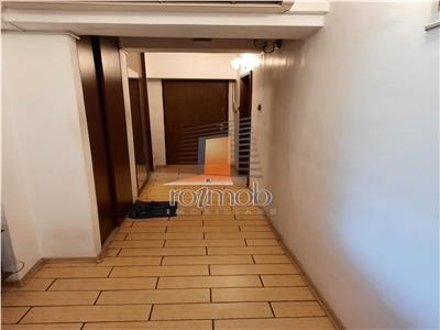 Apartament 4 camere, etajul 1/10, Stefan cel Mare