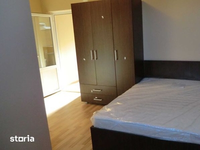 Proprietar Inchiriez Apartament in Bloc tip Vila