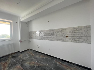 0 comision, apartament 3 camere, decomandat,2 bai, CUG,boxa si parcare in pret