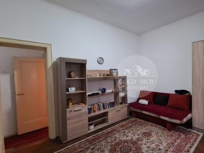 2 apartamente in vila metrou Sincai