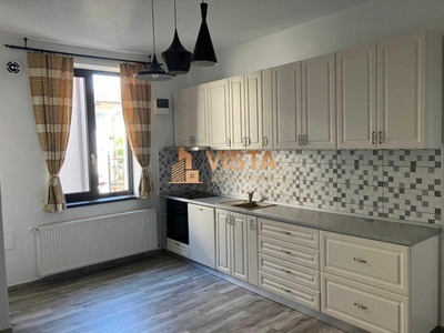 Apartament 2 camere, 72 mp, 100 mp gradina, str Castelului, Centru Vechi, Brasov