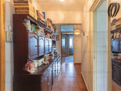 Apartament 4 camere, Brancoveanu, cu Centrala proprie.