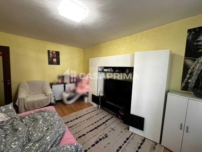 Apartament cu 3 camere, decomandat, 66mp