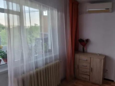 Apartament de 2 camere, semidecomandat, zona Tatarasi