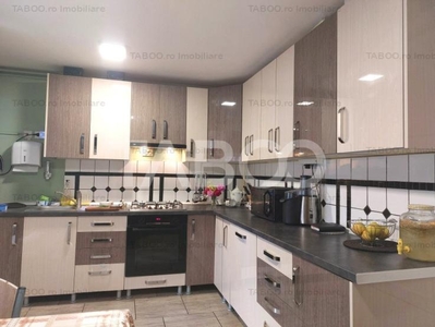 Apartament la casa sub pretul de piata 4 camere pivnita garaj Cisnadie