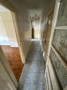 Vand apartament 5 camere in zona Calea Calarasilor