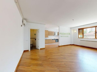 Vanzare Apartament 4 Camere Spatios in Zona Dorobanti