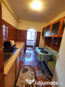 Apartament 2 camere decomandat-Etaj 1-Podul de Fier