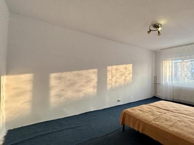 Apartament 2 camere decomandat etaj 3 Lipovei