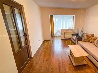 Apartament 2 camere decomandat etaj intermediar Centrul Civic, Brasov