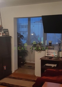 Apartament 2 camere decomandat etaj intermediar Judetean