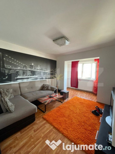 Apartament 2 camere, decomandat, zona 9 Mai