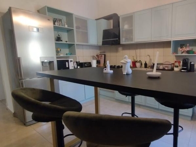 Apartament 2 camere, zona Sinaia - Cladire istorica