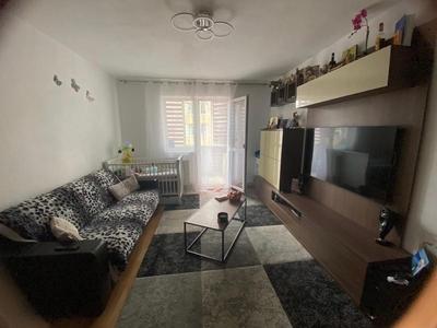 Apartament 3 camere decomandat etaj intermediar AstraCarpatilor