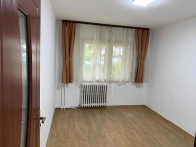 Apartament 3 camere in zona PIATA ZORILOR