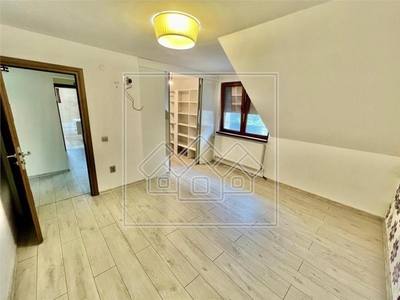 Apartament 3 camere la casa - zona centrala, pod - 90 mp utili