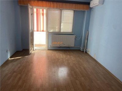 Apartament 3 camere , zona ultracentrala str Stefan cel Mare , 75 mp , decomandat