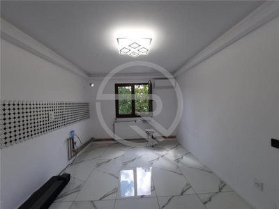 Apartament 4 camere, 60 mp, situat in cartierul Manastur !