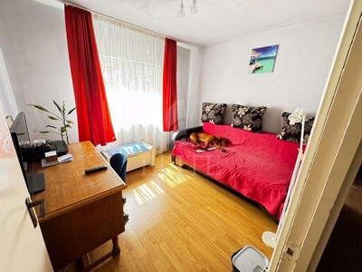 Apartament 4 camere in zona HATEG