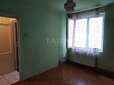 Apartament clasic cu 2 camere in Grigorescu, etaj intermediar.