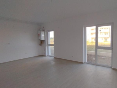 Apartament cu 2 camere, Zona Torontalului-Parter, Bloc nou