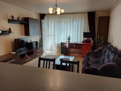 Apartament cu 3 camere de vanzare in zona Eroilor, Floresti