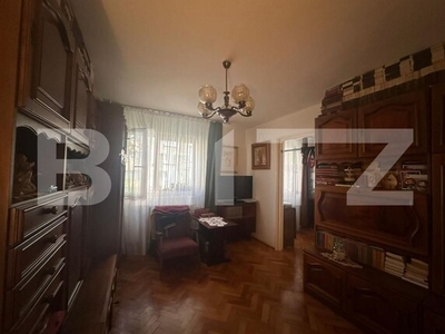 Apartament cu 3 camere la parter inalt, boxa si parcare in Manastur, zona Padin