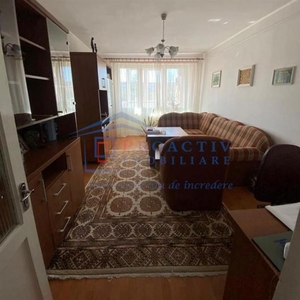 Apartament cu 4 camere, zona Centrala, 4c950