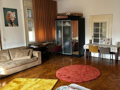 Apartament cu vedere spre Pta Operei