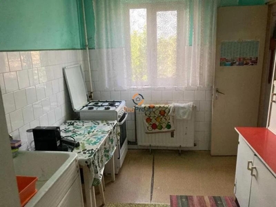 Apartament de vanzare Etaj 4 mansardat zona Girocului