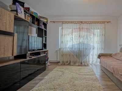 Apartament doua camere decomandat la intrare in Racadau!