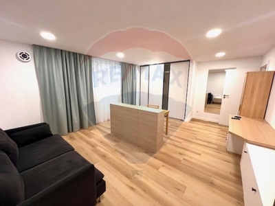 Apartament la casa cu 3 camere la prima inchiriere. Pet friendly