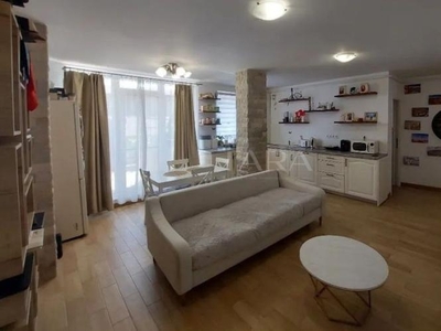 Apartament Modern cu 3 Camere si Terasa in zona Vivo