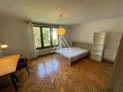 Apartament modern de inchiriat | 3 camere | Centru